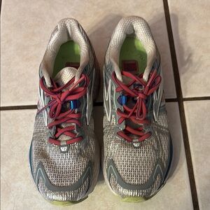 Brooks Size 8.5 Ravenna Athletic Shoes